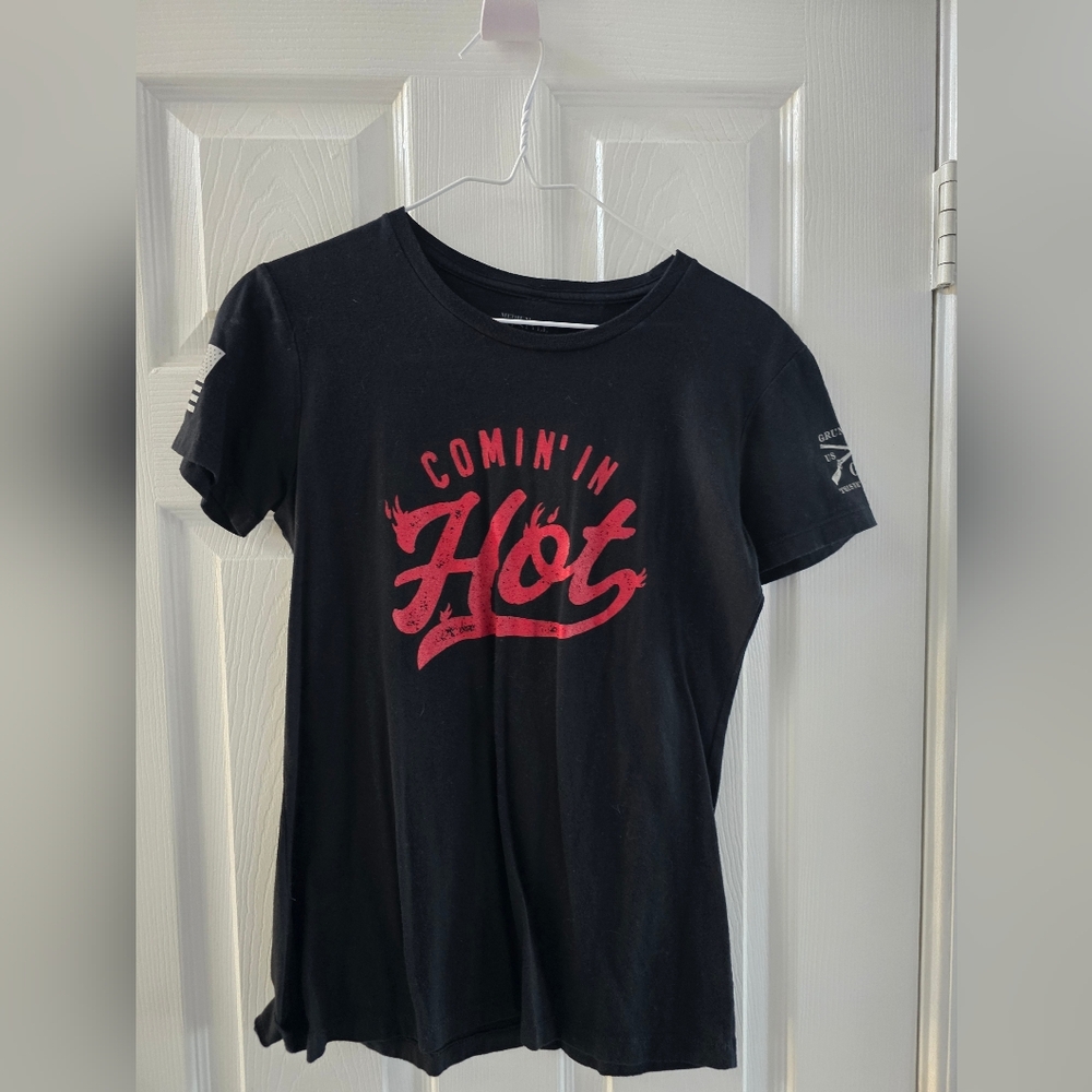 Black 'Comin' In Hot' Graphic Tee - Red Print